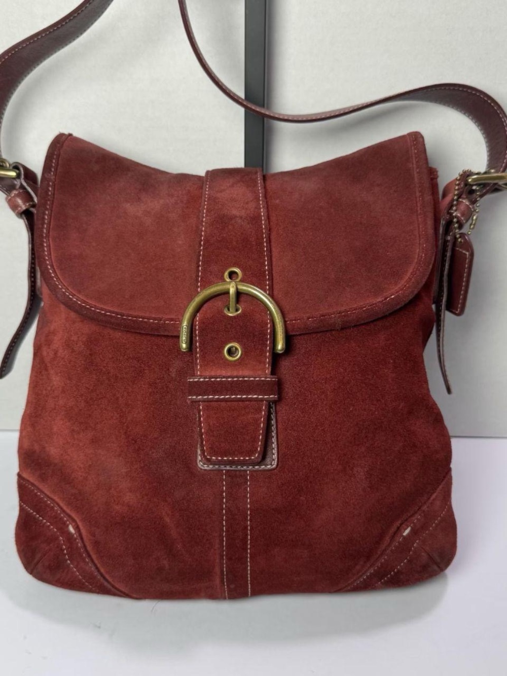 2000s Y2K COACH Suede Crossbody Shoulder Bag in Deep Wine - Picture 2 of 6